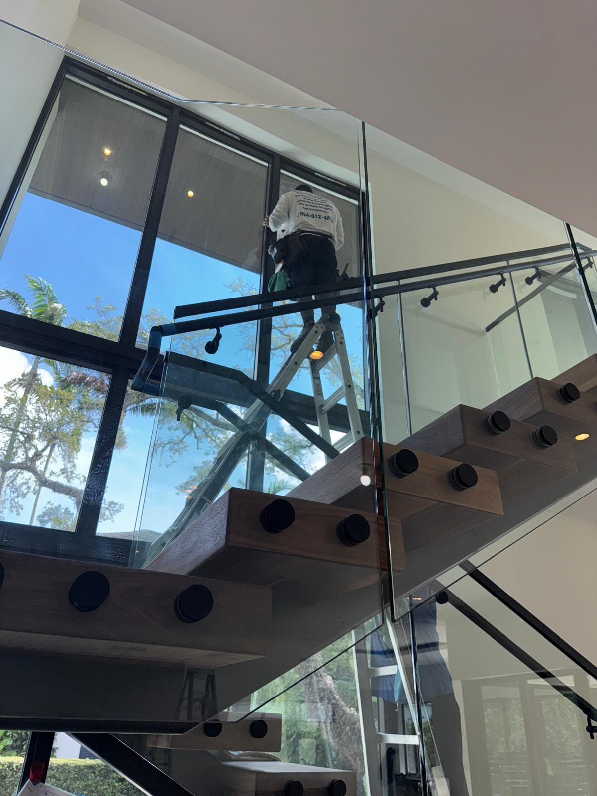 Detail Window Cleaners project photo 14